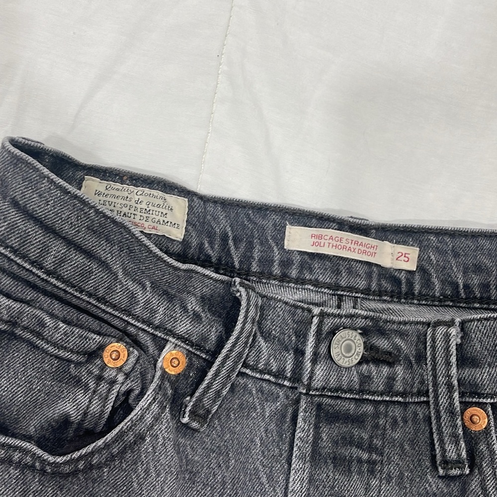 Levi’s Ribcage Jeans, size 25, washed grey/light black